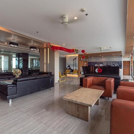Capital O 1088 Golden Dragon Beach Resort Bang Lamung Exterior photo