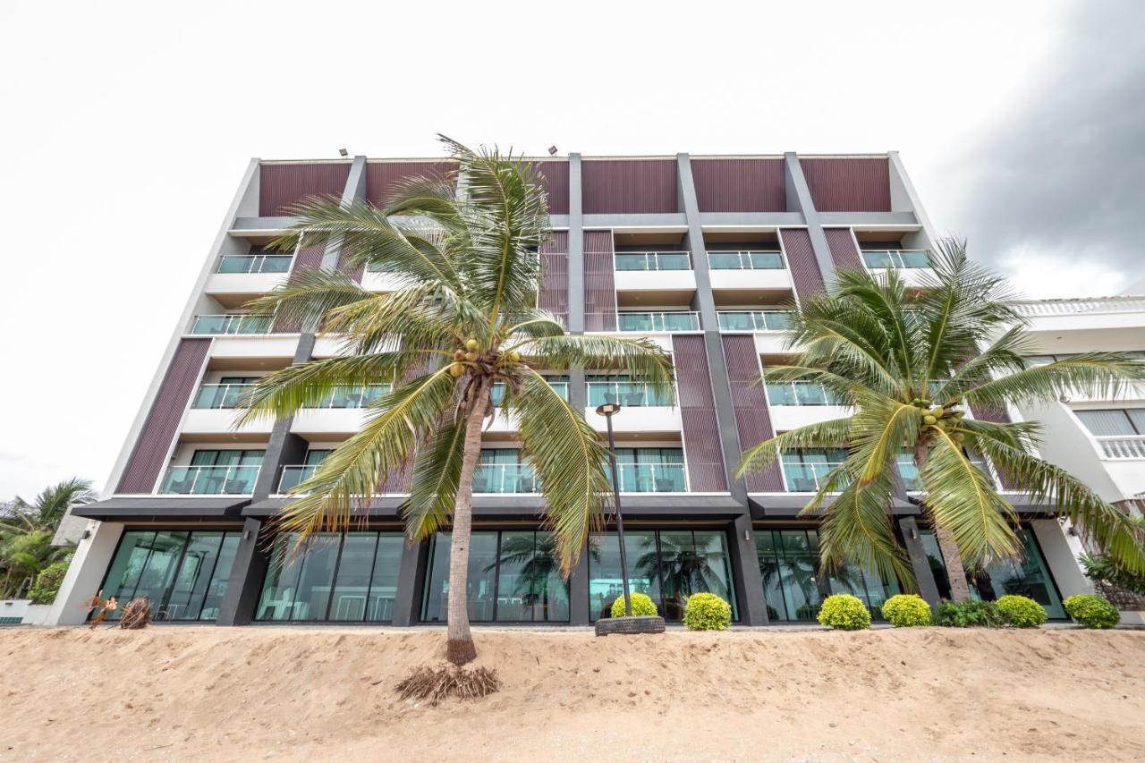 Capital O 1088 Golden Dragon Beach Resort Bang Lamung Exterior photo