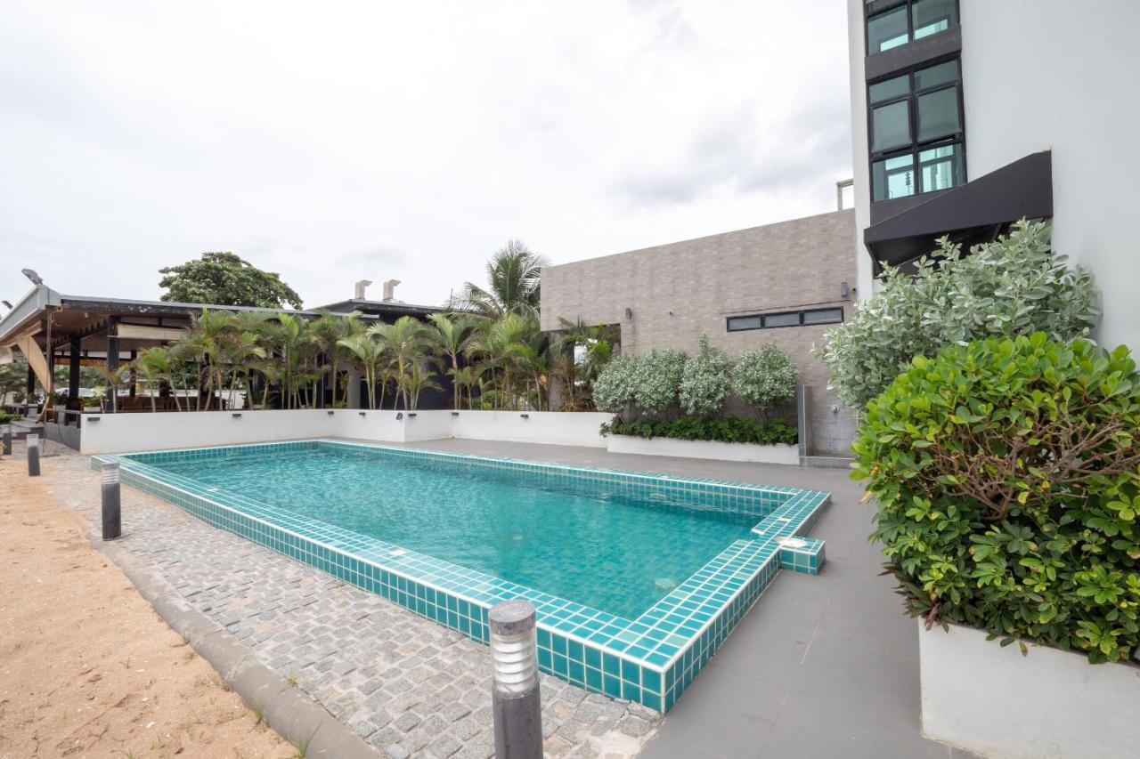 Capital O 1088 Golden Dragon Beach Resort Bang Lamung Exterior photo