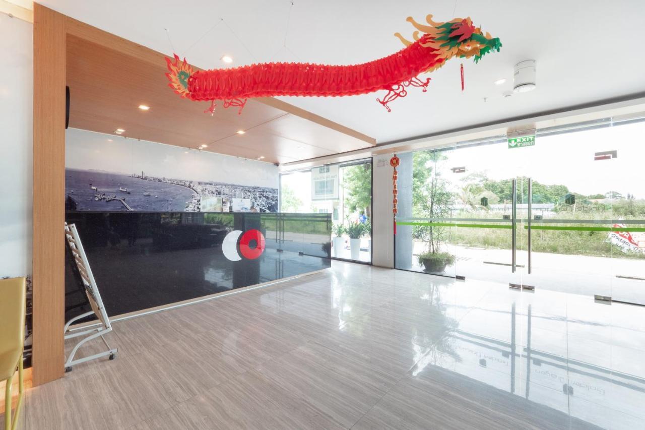 Capital O 1088 Golden Dragon Beach Resort Bang Lamung Exterior photo