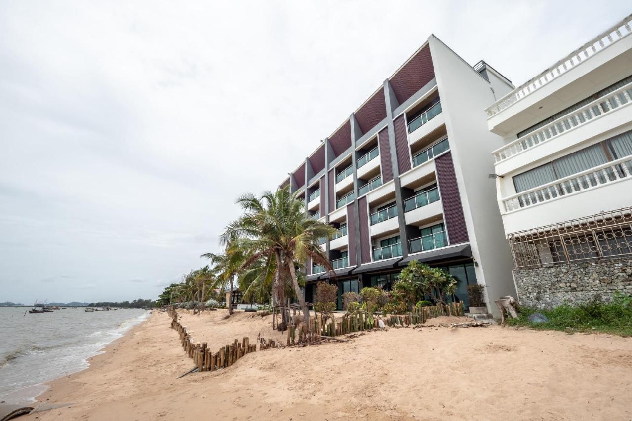 Capital O 1088 Golden Dragon Beach Resort Bang Lamung Exterior photo