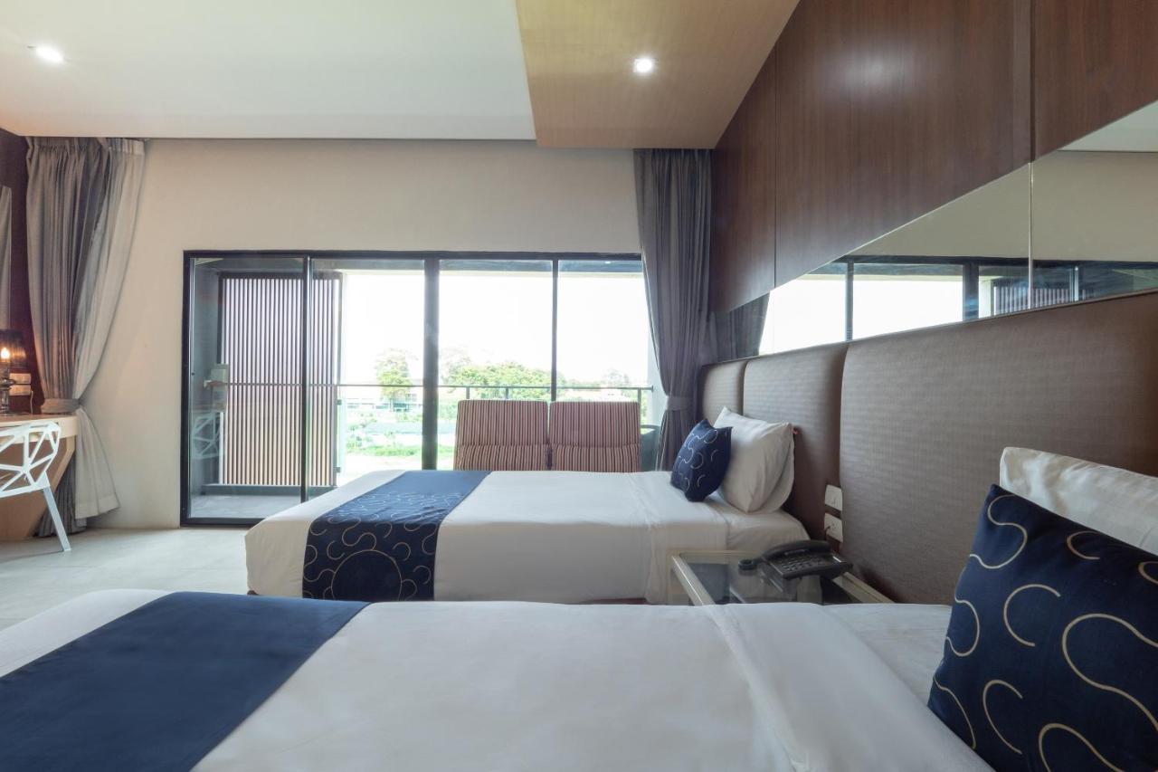 Capital O 1088 Golden Dragon Beach Resort Bang Lamung Exterior photo