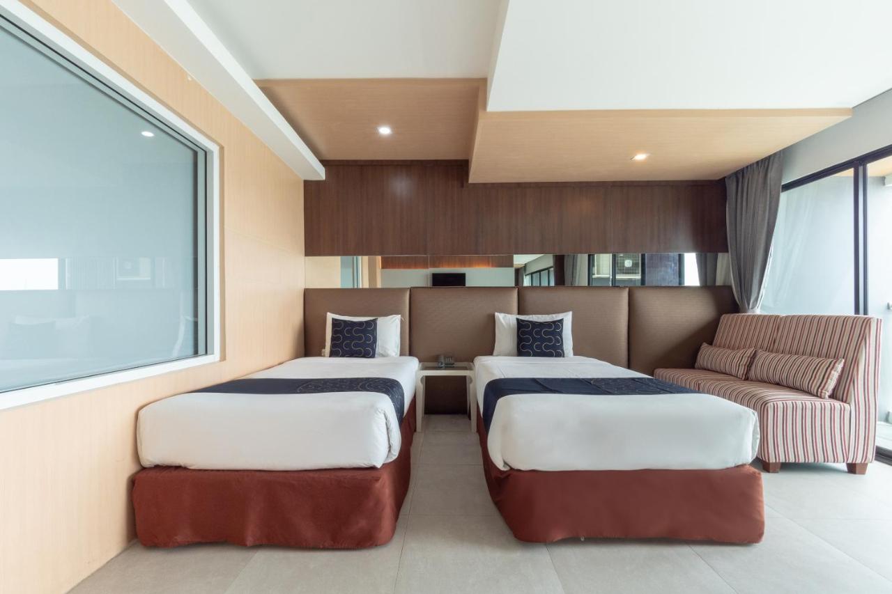Capital O 1088 Golden Dragon Beach Resort Bang Lamung Exterior photo