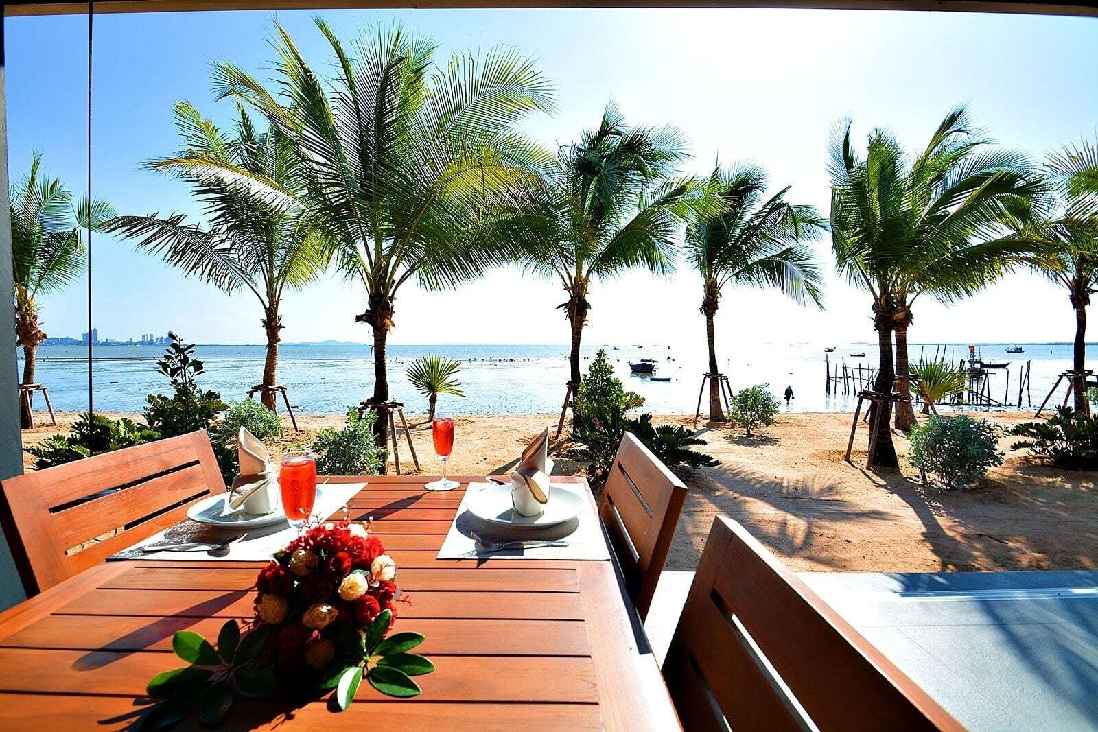 Capital O 1088 Golden Dragon Beach Resort Bang Lamung Exterior photo
