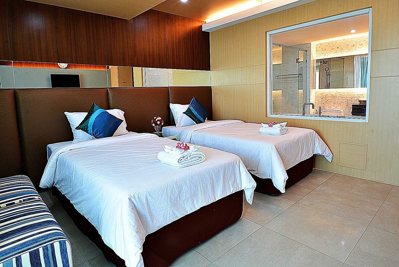 Capital O 1088 Golden Dragon Beach Resort Bang Lamung Exterior photo